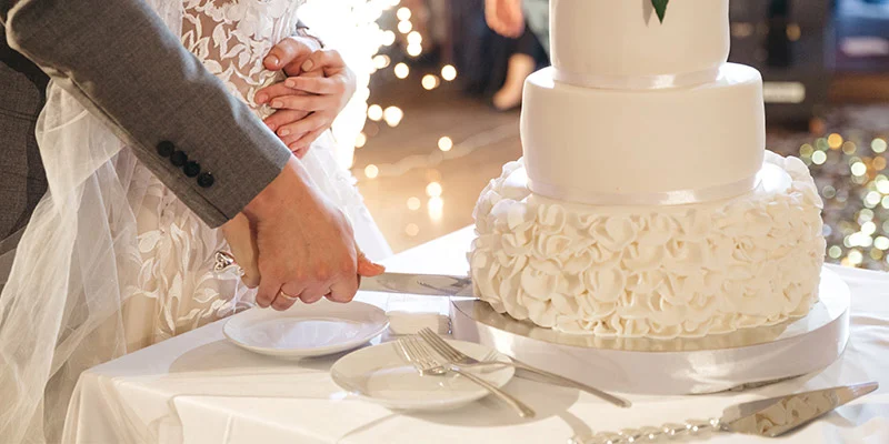 خرید کیک عروسی و راهنمای کامل انتخاب بهترین کیک